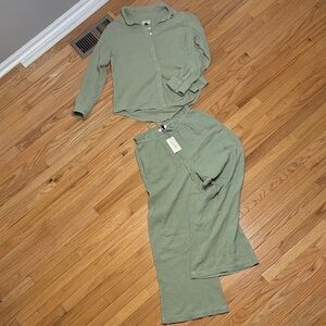 Universal Thread Sage Green Outfit Set